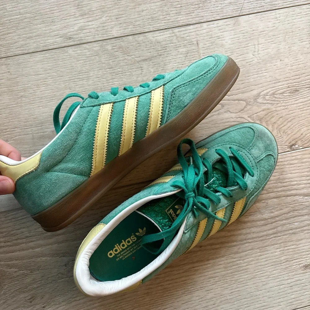 ADIDAS Originals Gazelle Indoor sneakers with gum soles Women’s - Picture 7 of 11